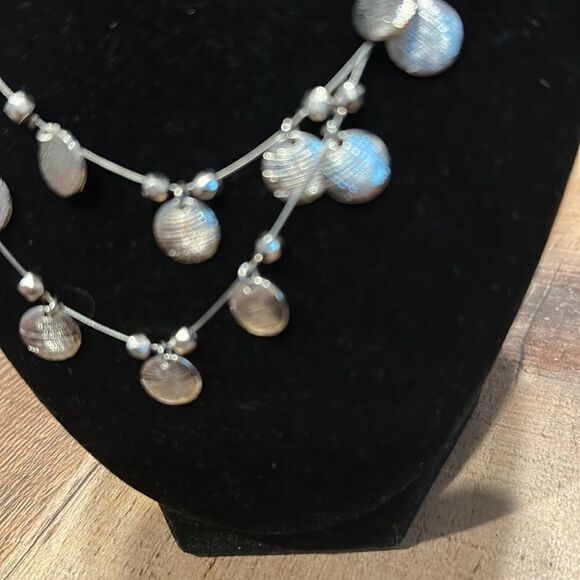 EUC-3 TIER SILVER NECKLACE - Picture 4 of 4